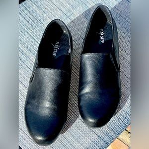 Flexstep size 8.5 W. Like New.